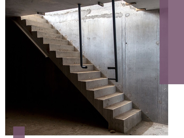 Изготовление и монтаж лестниц в подвале в Урюпинске