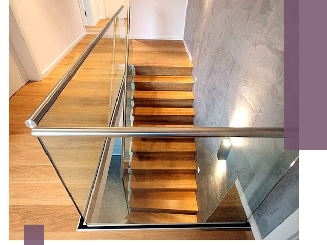 Перила для лестницы в доме — изготовление и монтаж в Урюпинске