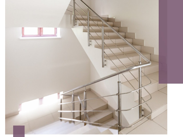 Установка и замена перил в подъезде в Урюпинске