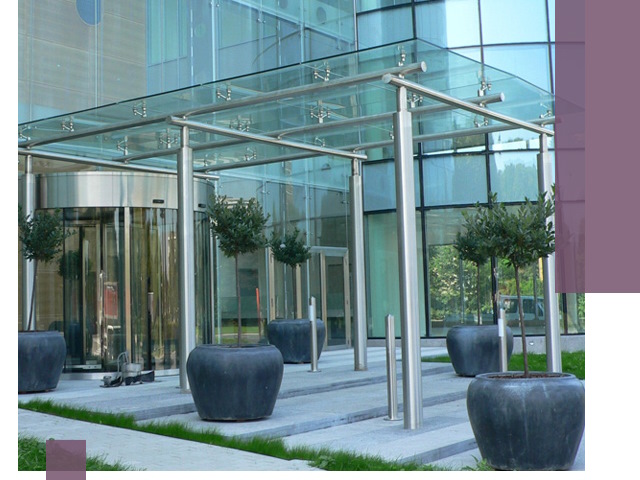 Навесы из стекла на заказ в Урюпинске — монтаж и установка