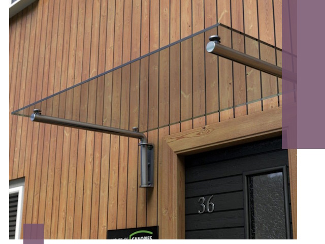 Стеклянные козырьки на входы и фасады в Урюпинске