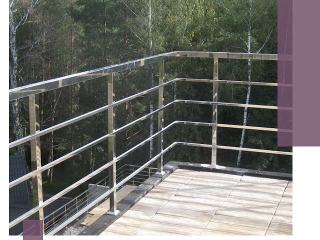 Парапеты из нержавеющей стали в Урюпинске — изготовление и монтаж