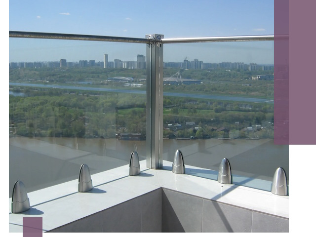 Стеклянные парапеты премиум класса в Урюпинске для домов и бизнесов